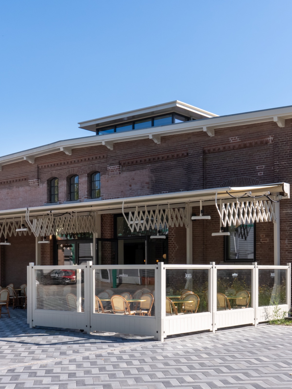 Terras van Jackie’s Bar & Cuisine in de Haarlemse Slachthuisbuurt
